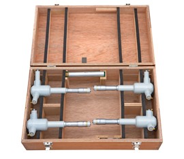 Mitutoyo 368-915 Holtest Micrometer Set, 3-point, 100 to 200 mm